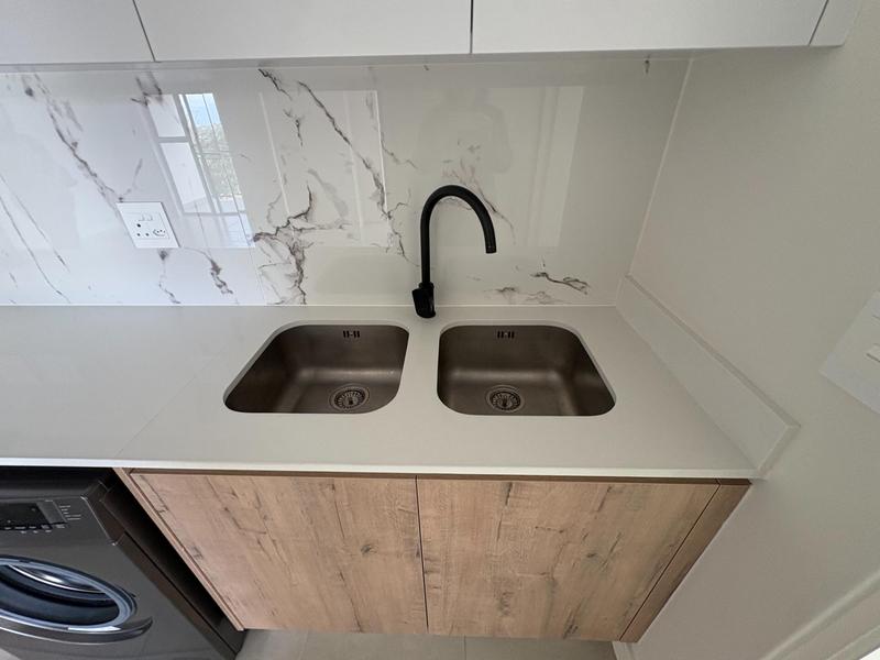 To Let 1 Bedroom Property for Rent in Richwood Western Cape